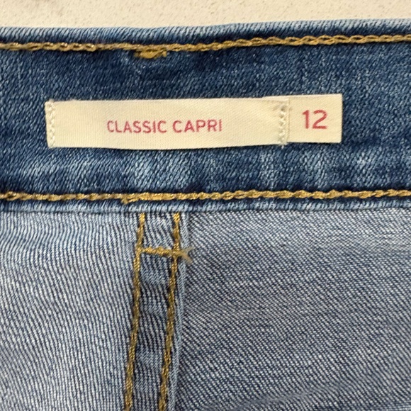 Levi's Women’s Classic Capri Jeans Size 12 - Picture 5 of 10